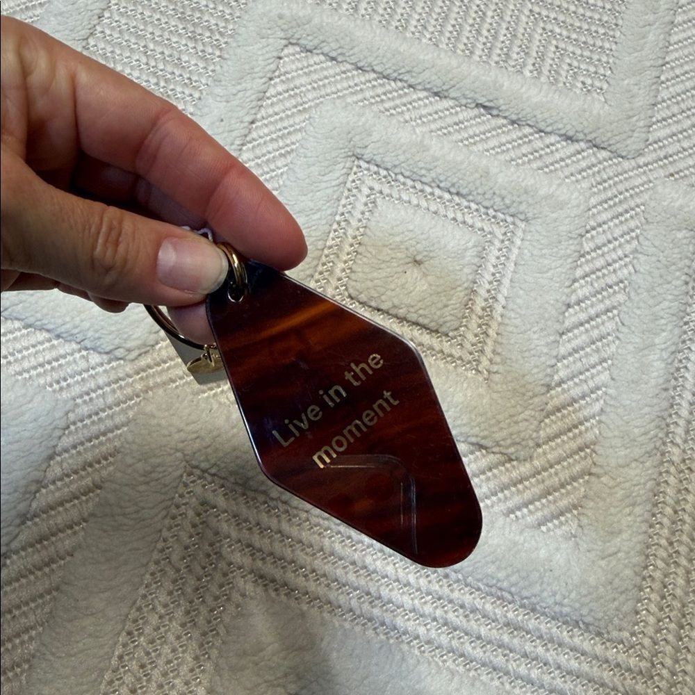 LULULEMON KEY CHAIN - Picture 3 of 7